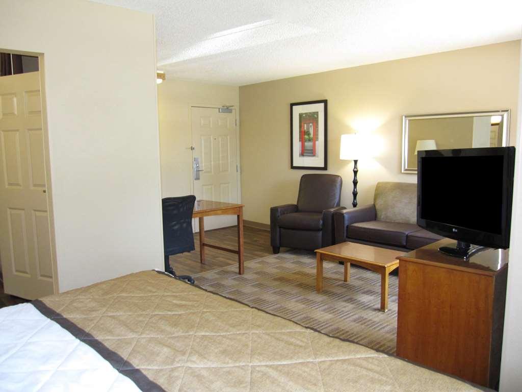 Extended America - Boston - - East Main Street Hotel