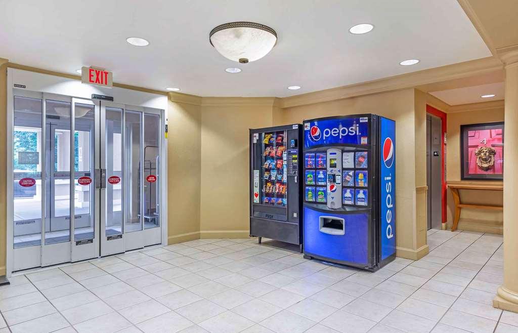 Extended America - Boston - - East Main Street Hotel 2*