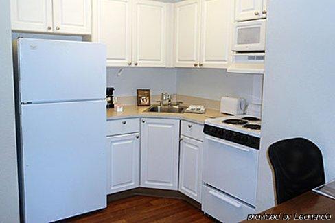 Extended America - Boston - - East Main Street 2* Westborough