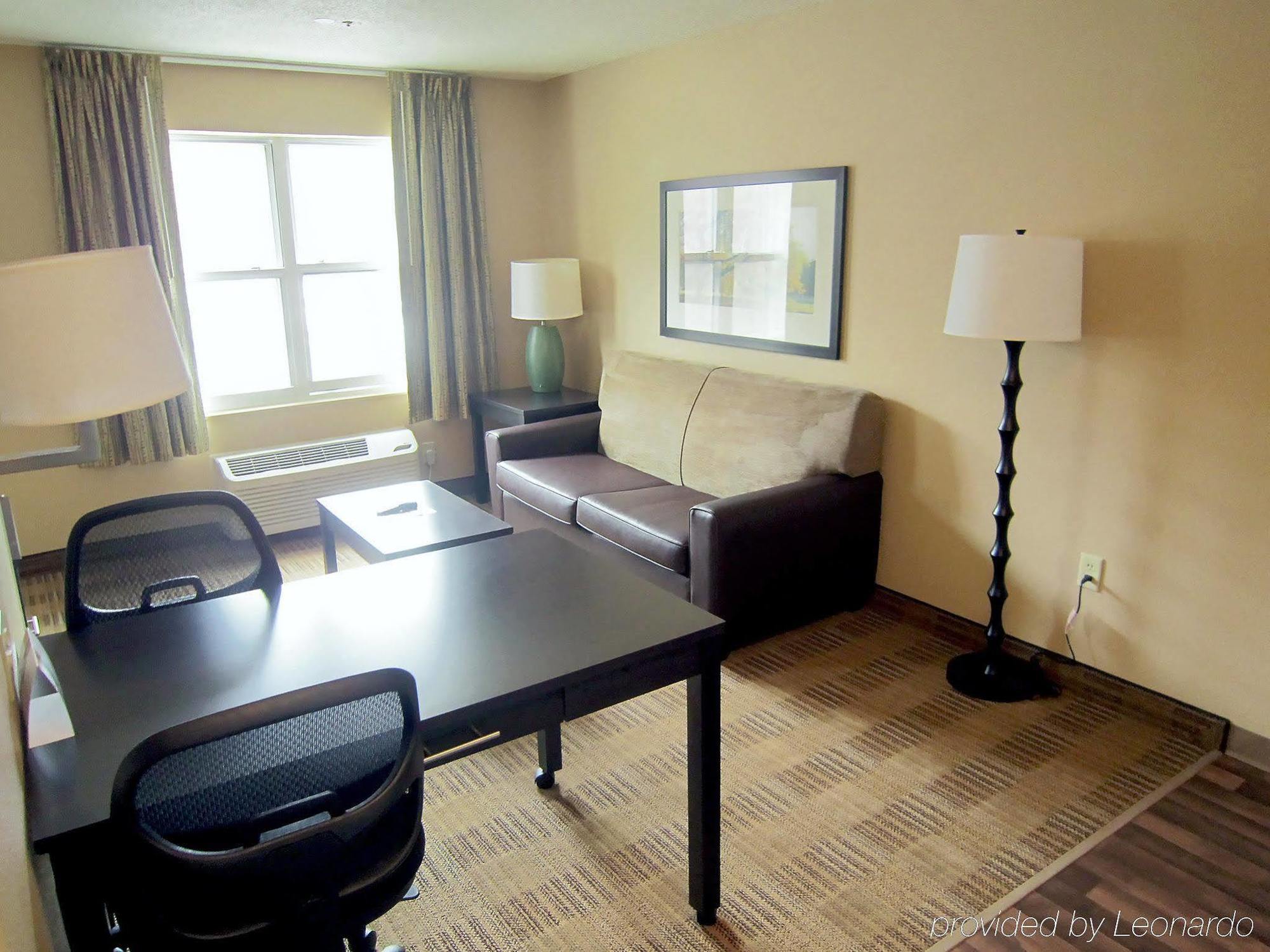 Extended America - Boston - - East Main Street Hotel 2*